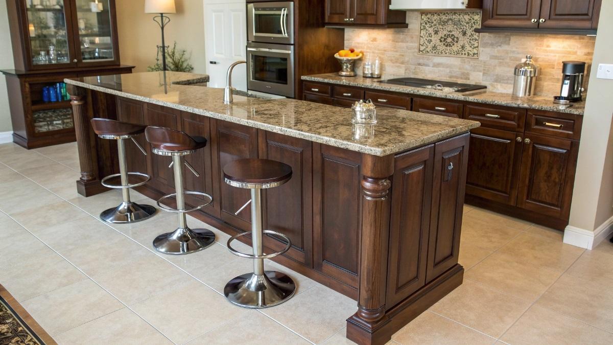 Барная стойка на кухне - фото