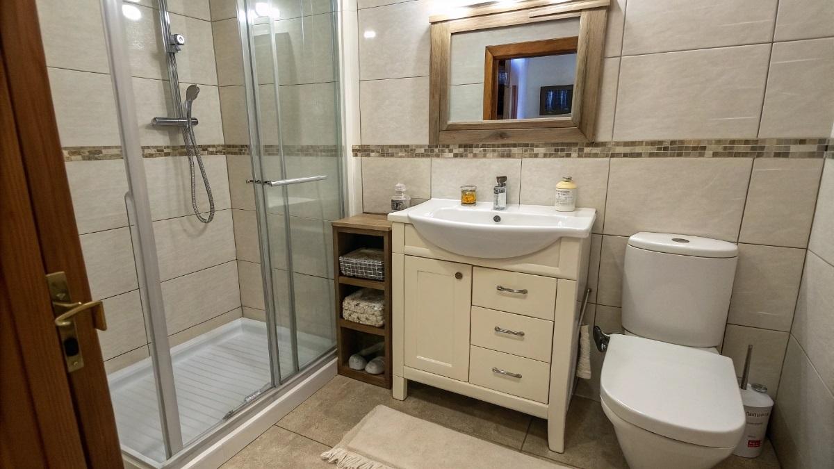 Компактная мебель в ванной - фото