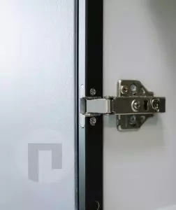 Встроенный стеллаж с распашными дверями Макро